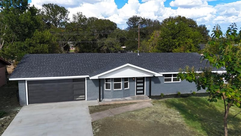 1121 Victoria Street, Bellmead TX 76705 - Photo 2