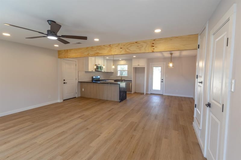 1121 Victoria Street, Bellmead TX 76705 - Photo 10