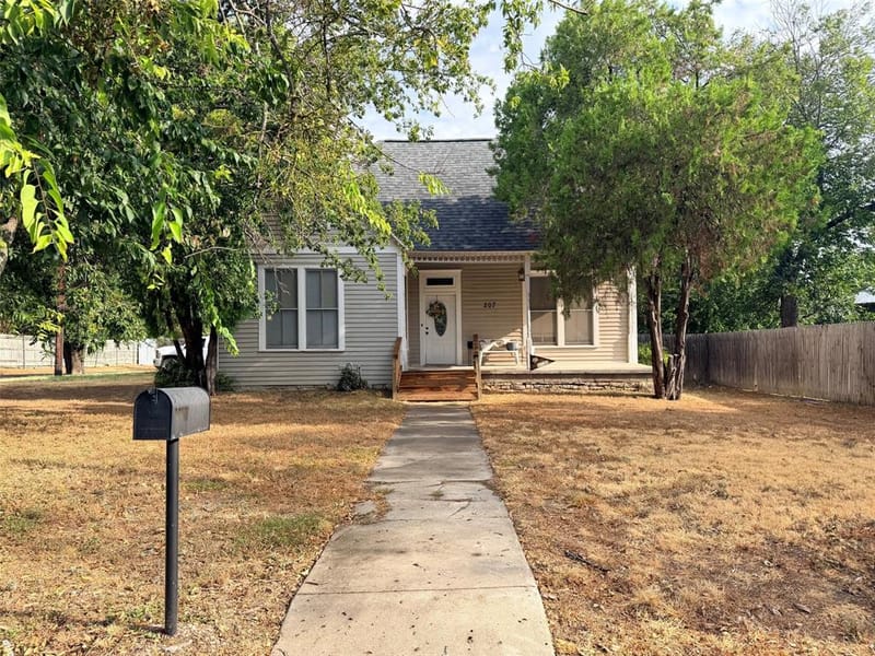 207 W Neely Avenue, Comanche TX 76442 - Photo 23