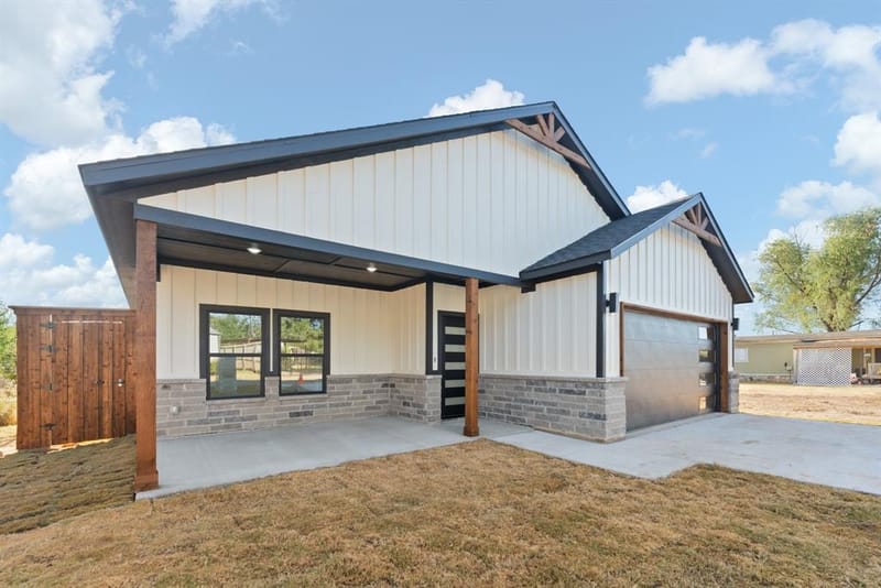 5431 arrowhead Drive, Granbury TX 76048 - Photo 3