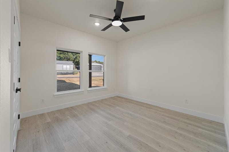 5431 arrowhead Drive, Granbury TX 76048 - Photo 8