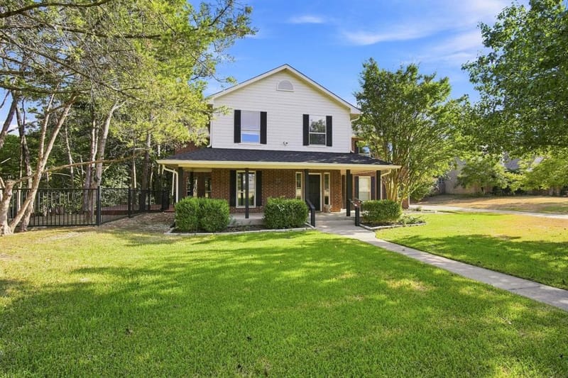 7030 Pecan Creek Circle, Midlothian TX 76065 - Photo 2