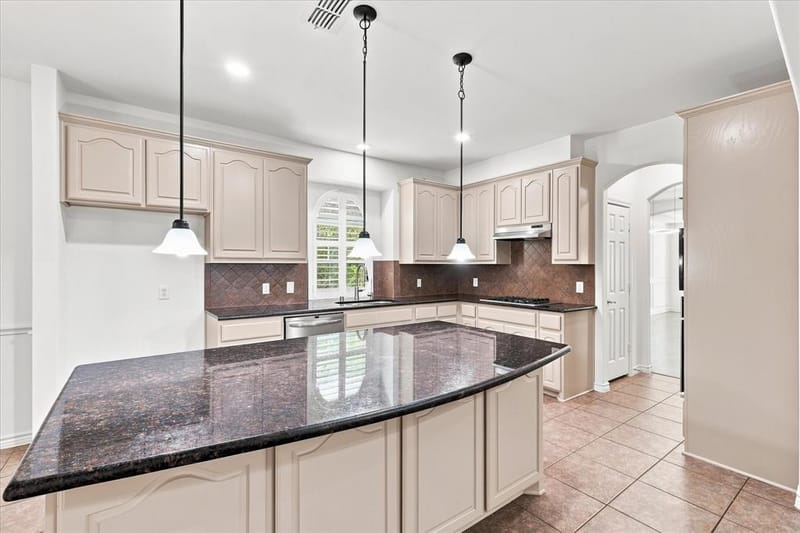 809 Meadowside Court, Garland TX 75043 - Photo 11