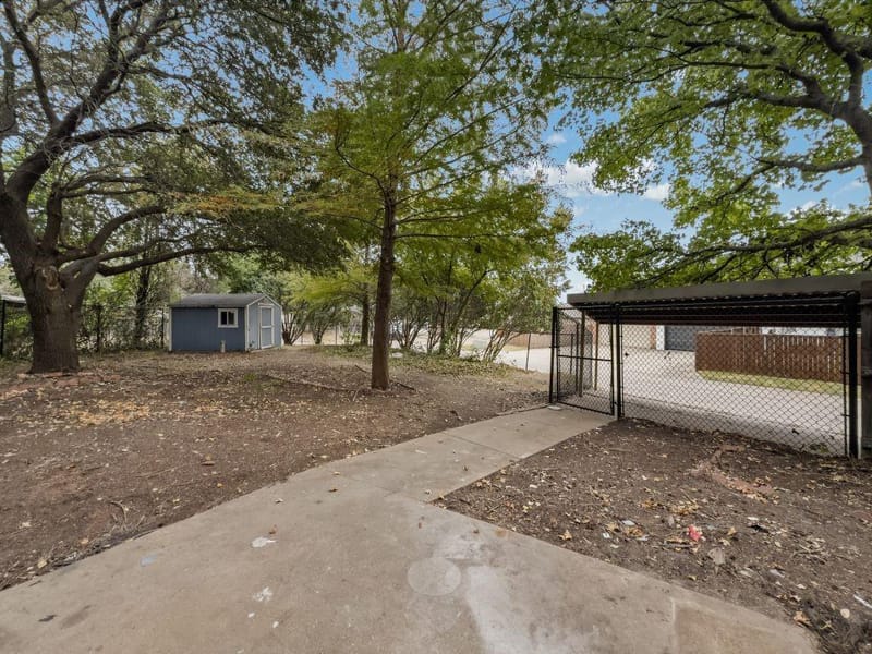 1020 Cheddar Court, Arlington TX 76017 - Photo 2