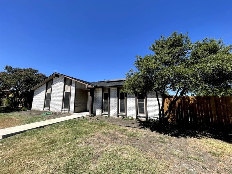 6417 Rainier Road, Plano TX 75023 - Photo 2