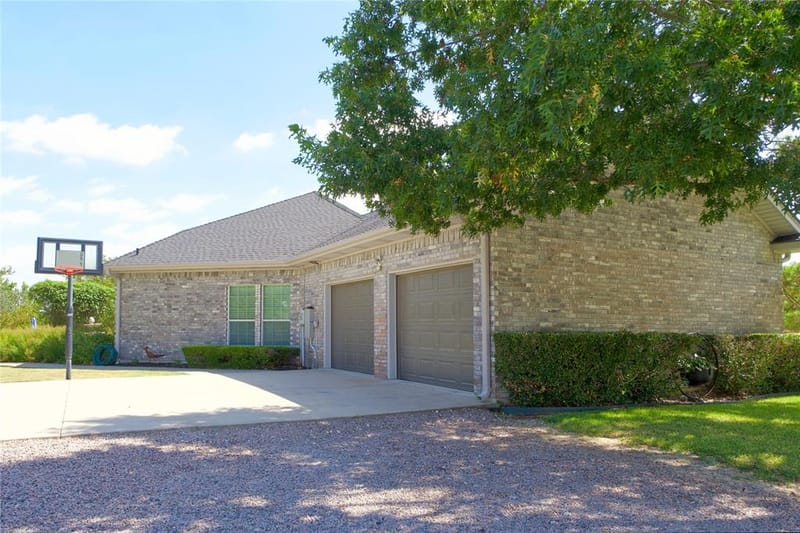 301 Hillside Drive, Muenster TX 76252 - Photo 7