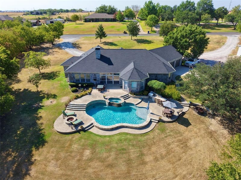 301 Hillside Drive, Muenster TX 76252