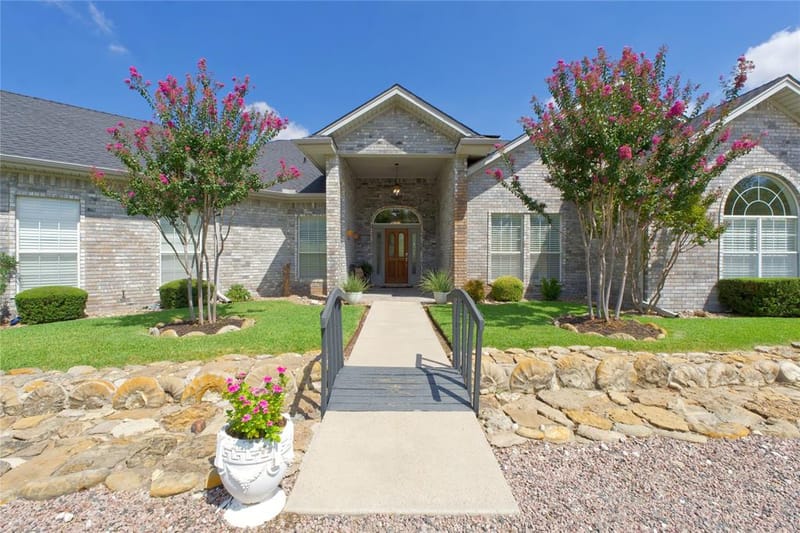 301 Hillside Drive, Muenster TX 76252 - Photo 9