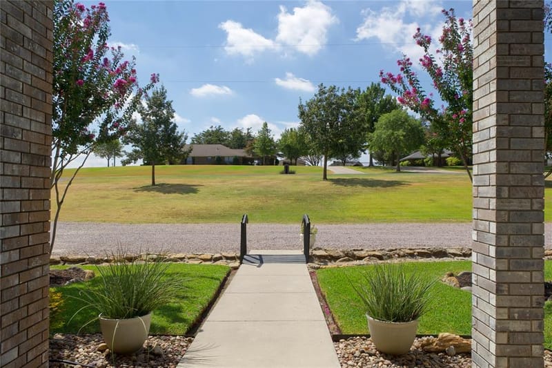 301 Hillside Drive, Muenster TX 76252 - Photo 11