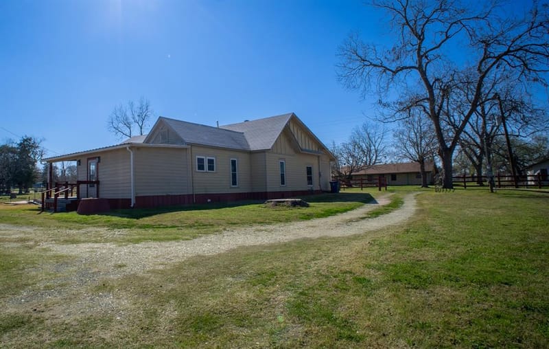108 S Avenue C, Wortham TX 76693 - Photo 28