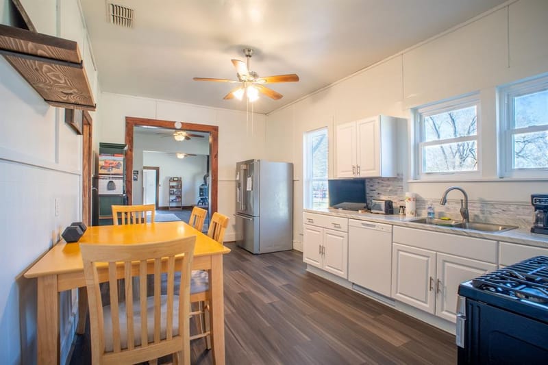 108 S Avenue C, Wortham TX 76693 - Photo 10