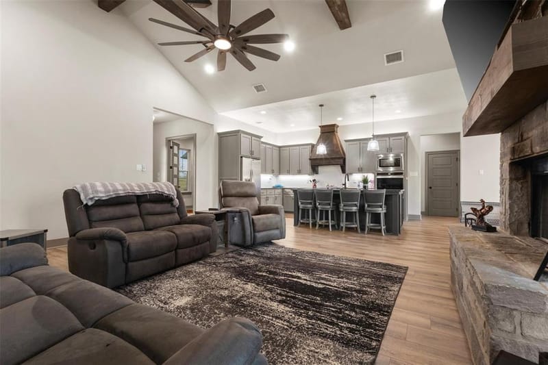 170 Rolling Hills Boulevard, Alvord TX 76225 - Photo 12