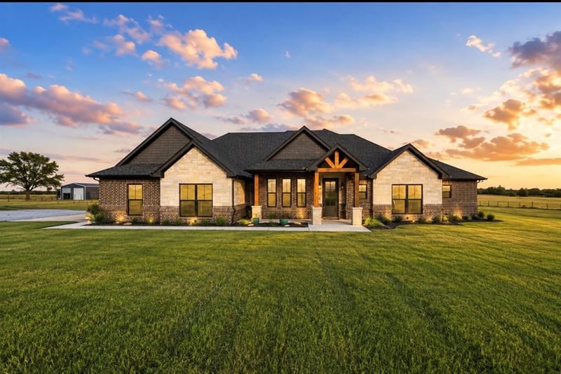 170 Rolling Hills Boulevard, Alvord TX 76225