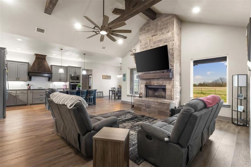 170 Rolling Hills Boulevard, Alvord TX 76225 - Photo 11