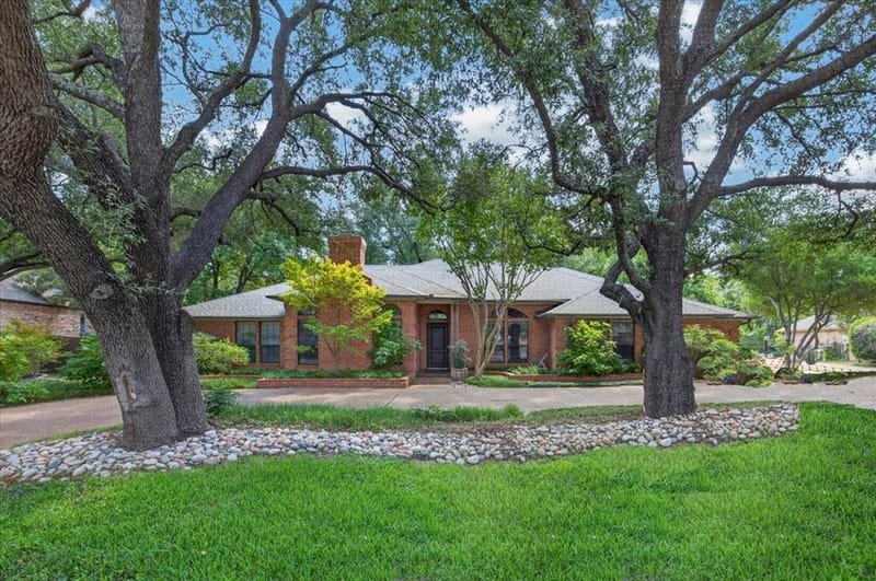 3613 Ridglea Country Club Drive, Fort Worth TX 76116