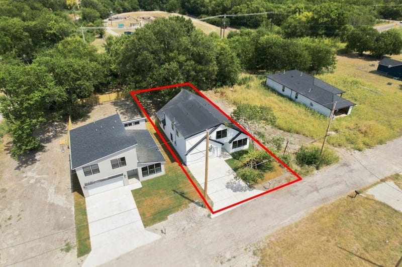 106 E Miller, Whitewright TX 75491 - Photo 28
