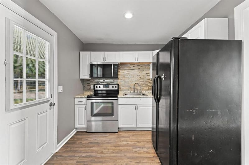915 N Throckmorton Street, Sherman TX 75090 - Photo 13