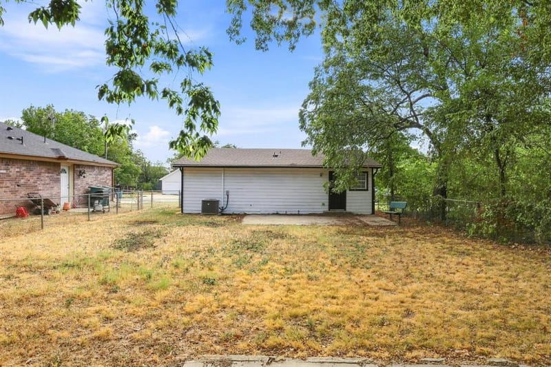915 N Throckmorton Street, Sherman TX 75090 - Photo 32