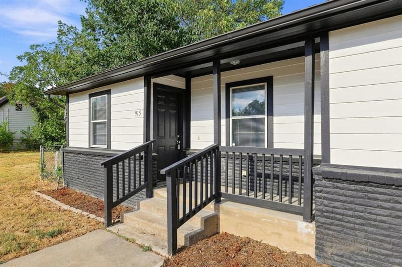 915 N Throckmorton Street, Sherman TX 75090
