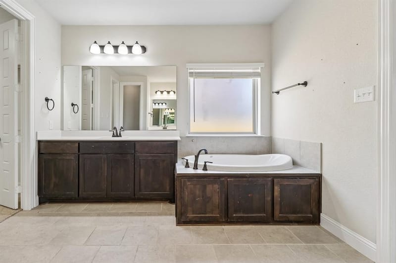 609 Richard Street, Crowley TX 76036 - Photo 23
