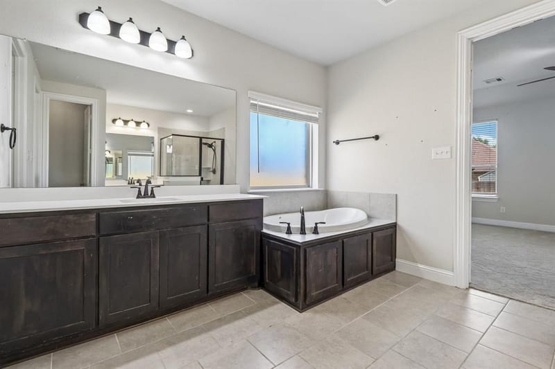 609 Richard Street, Crowley TX 76036 - Photo 24