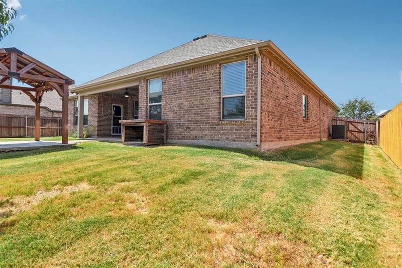 609 Richard Street, Crowley TX 76036 - Photo 34