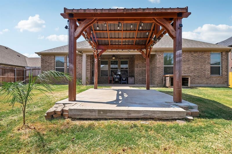 609 Richard Street, Crowley TX 76036 - Photo 38