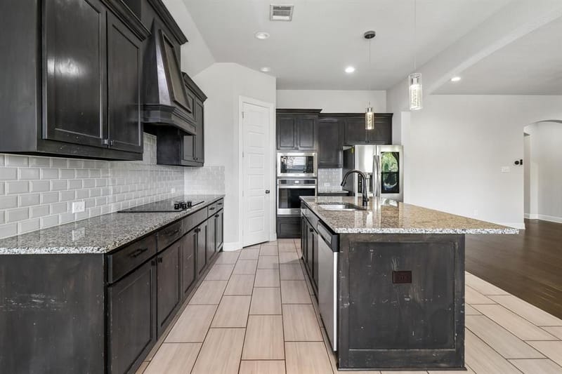 609 Richard Street, Crowley TX 76036 - Photo 11