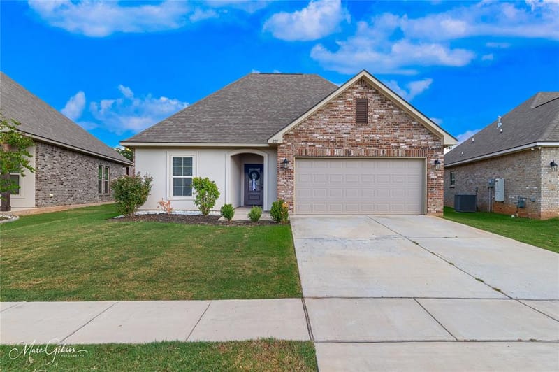 221 Hyperion Street, Bossier City LA 71111
