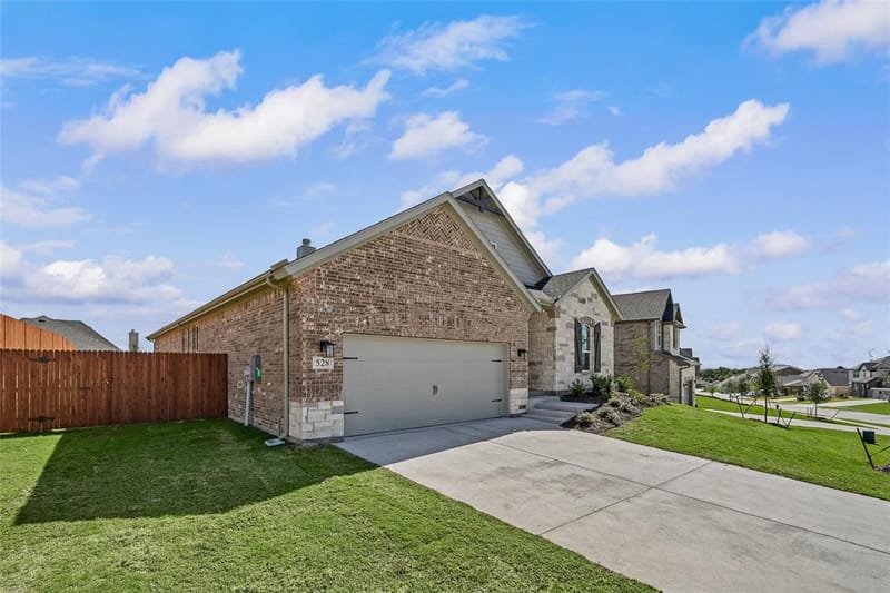 528 Vista Ridge Drive, Weatherford TX 76087 - Photo 4