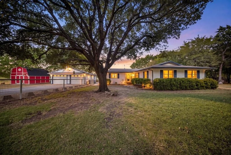 303 Pump House Road, Ennis TX 75119