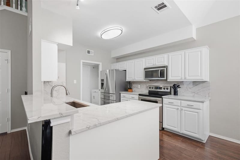 554 Continental Drive, Lewisville TX 75067 - Photo 7