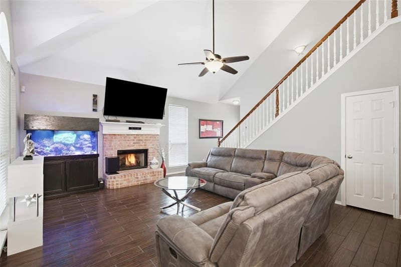 554 Continental Drive, Lewisville TX 75067 - Photo 3