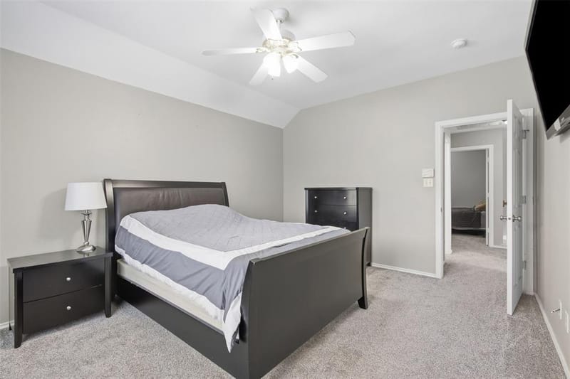 554 Continental Drive, Lewisville TX 75067 - Photo 9