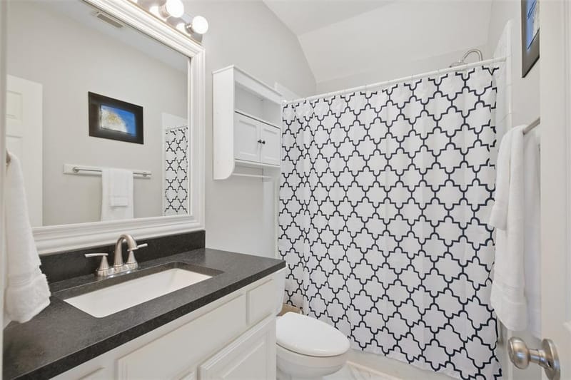 554 Continental Drive, Lewisville TX 75067 - Photo 14