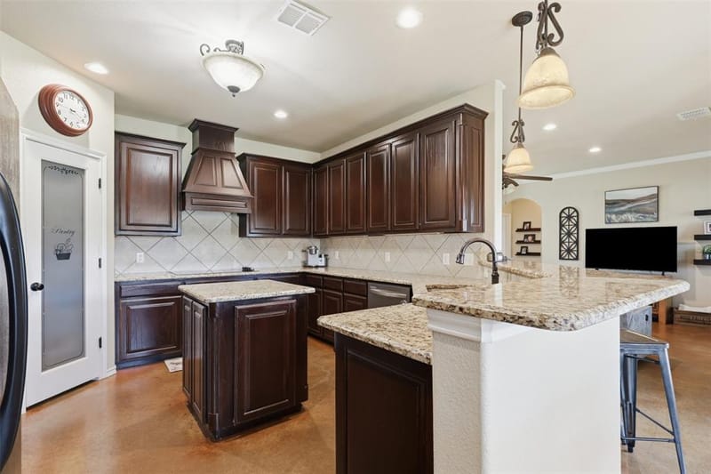 2425 Pecan Springs Road, Cleburne TX 76031 - Photo 15