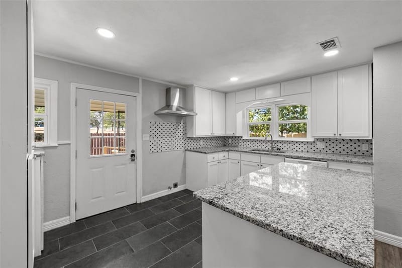 4529 Sanger Avenue, Waco TX 76710 - Photo 8