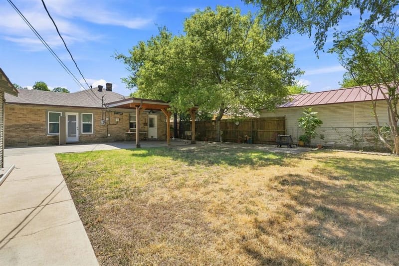 2215 Primrose Avenue, Fort Worth TX 76111 - Photo 22