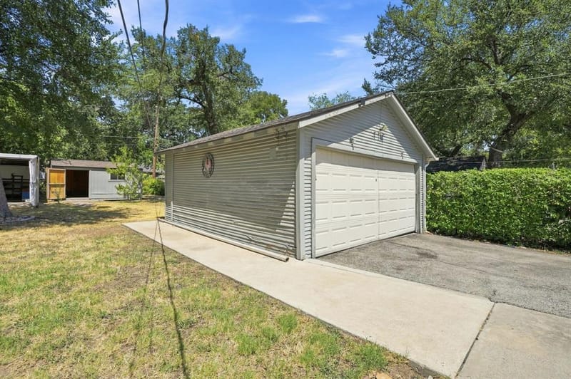 2215 Primrose Avenue, Fort Worth TX 76111 - Photo 20