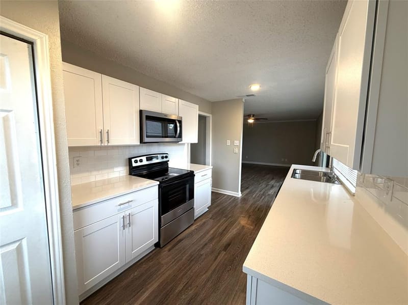 9117 Fairmont Circle, Rowlett TX 75088 - Photo 2