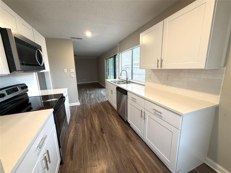 9117 Fairmont Circle, Rowlett TX 75088 - Photo 3