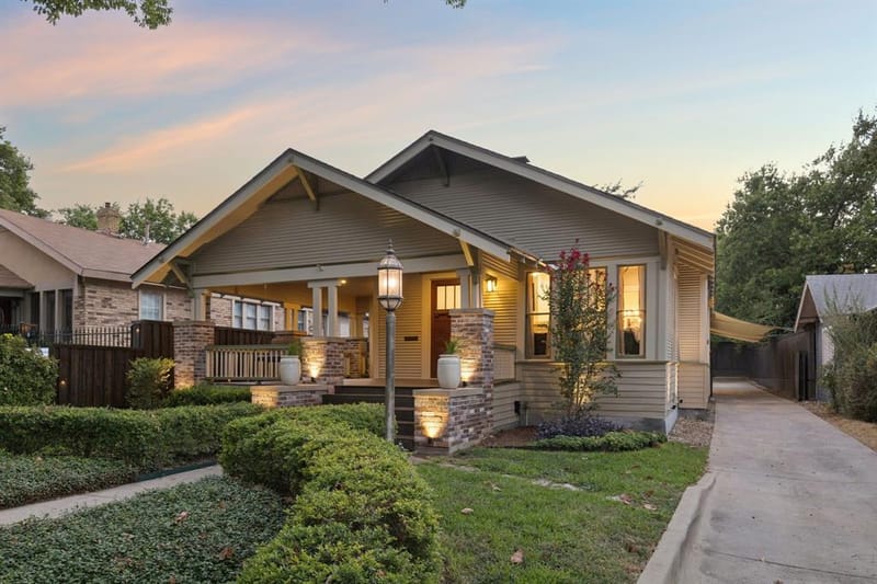 1011 Woodlawn Avenue, Dallas TX 75208