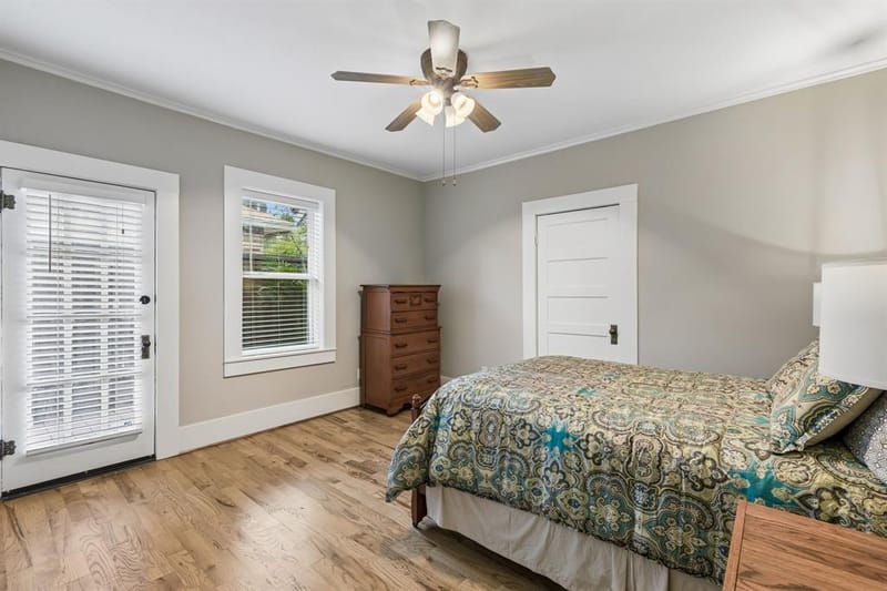 1011 Woodlawn Avenue, Dallas TX 75208 - Photo 15
