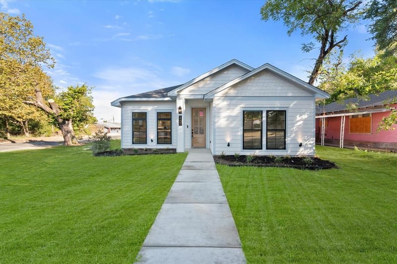 1100 E Collin Street, Corsicana TX 75110