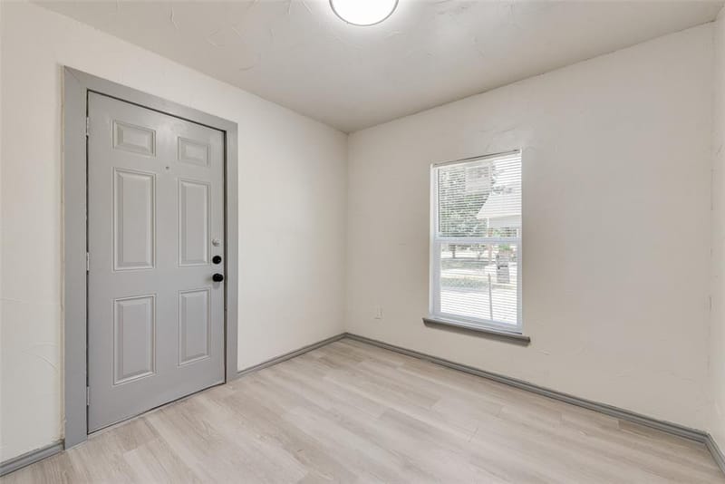 5304 Notre Dame Avenue, River Oaks TX 76114 - Photo 12