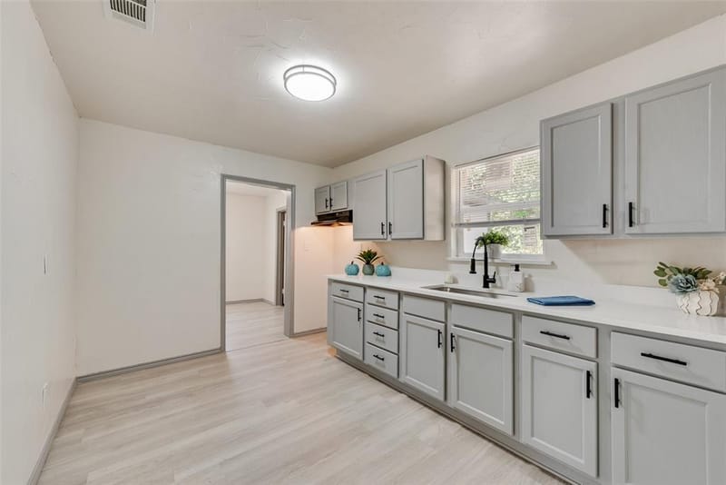 5304 Notre Dame Avenue, River Oaks TX 76114 - Photo 8