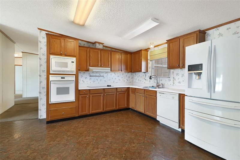 12981 Heather Brook Road, Justin TX 76247 - Photo 11
