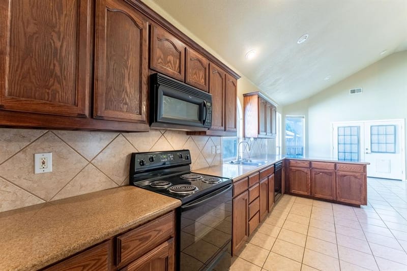 857 Rio Bravo Drive, Fort Worth TX 76052 - Photo 18
