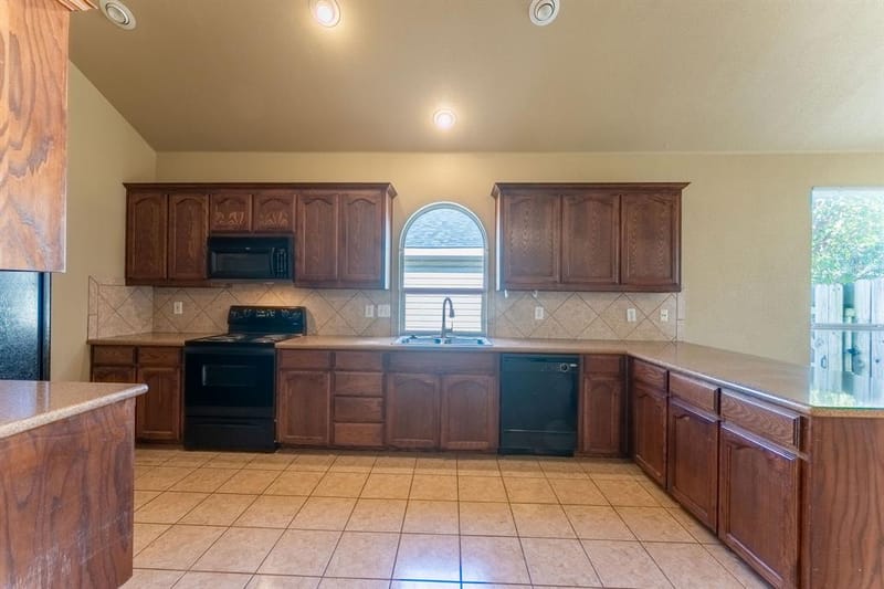 857 Rio Bravo Drive, Fort Worth TX 76052 - Photo 19