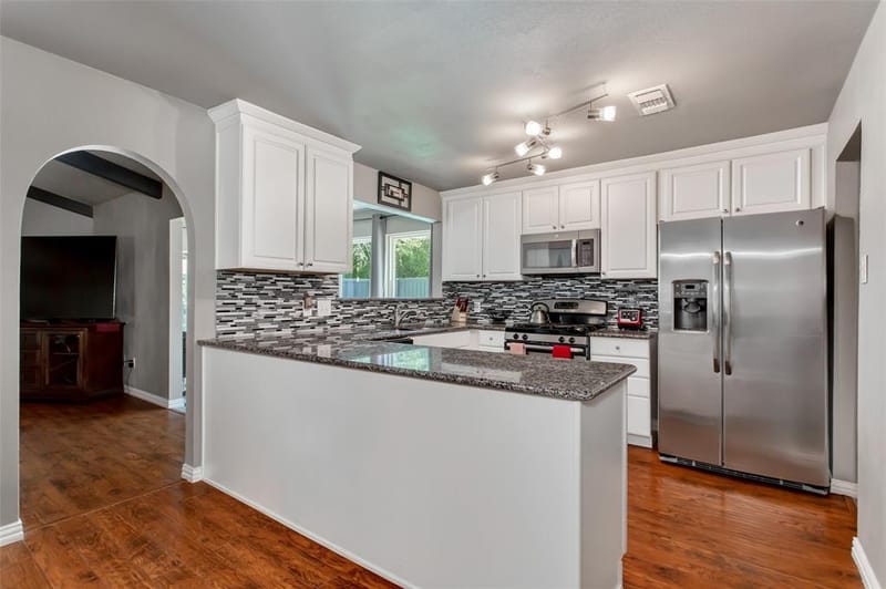 2600 Quail Valley, Irving TX 75060 - Photo 10